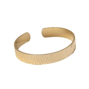 Minimalist 18K gold-plated stainless steel open cuff bracelet with textured wood-grain pattern
