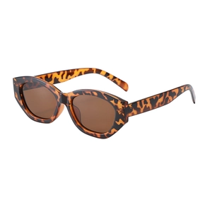 Retro cat-eye tortoiseshell sunglasses with brown lenses and leopard print frames