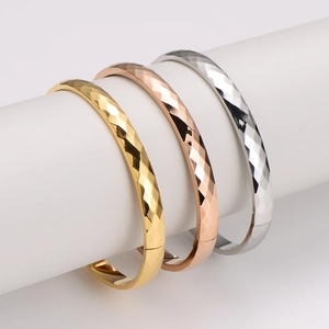 Minimalist 304 stainless steel diamond cut bangles in gold, rose gold and silver