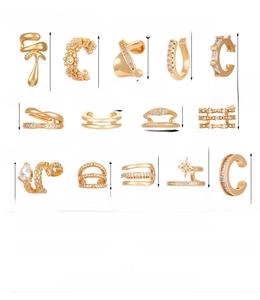 Detailed size and weight chart for minimalist zirconia ear cuff jewelry set