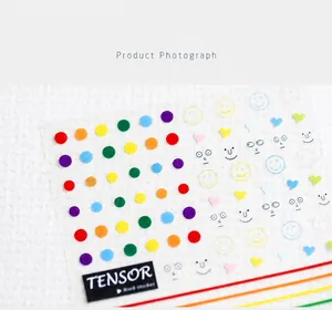 Détail d'autocollants à ongles 5D avec smileys, cœurs et pois colorés par Tensor