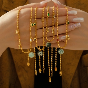 Collier en perles plaqué or 18k avec boules en pierre naturelle et pendentifs zircon