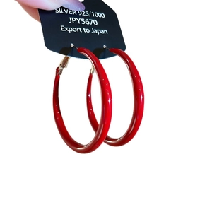 Minimalist red C-shaped acrylic hoop earrings with 925 silver needles in a glossy finish
