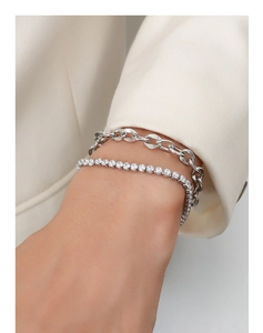Ensemble de bracelets argentés avec grosse chaîne et bracelet tennis étincelant