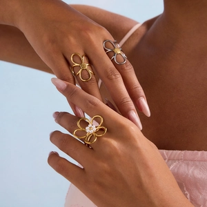 Bagues en acier inoxydable 18K or et argent avec fleurs ajourées et perles fines