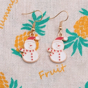 Boucles d'oreilles bonhomme de neige de Noël avec chapeaux rouges et crochets dorés