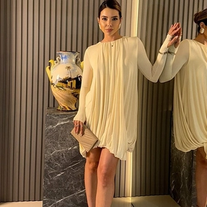 Robe Courte Plissée Élégante Pour Femmes Style Cape Col Rond Manches Lanternes Ample Couleur Unie