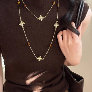 Collier croix doré baroque avec perles oeil de tigre et cristaux pour femmes chic