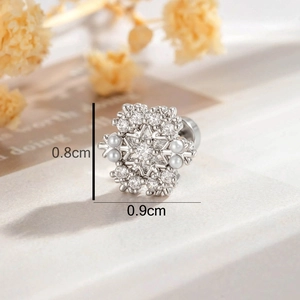 Sparkling snowflake earring with zircon and pearl, silver finish, 0.8x0.9cm dimensions