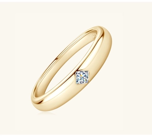 Macro shot of S925 gold-plated ring showing square-cut zircon and inner silver hallmark