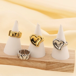 Stainless Steel Heart Ring 18K Gold Plated Minimalist Hollow Linked Hearts Solid Thick Band Jewelry Women Men