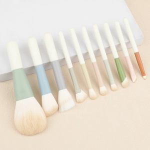 Detail von 11-teiligem Make-up-Pinselset mit Morandi-Farbrohren und weichen Faserborsten