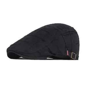 Gorra plana retro de algodón negro con costuras de rejilla y etiqueta de moda