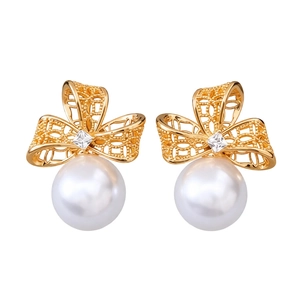 Boucles d'oreilles perles plaquées or 18k au design vintage avec zircons étincelants