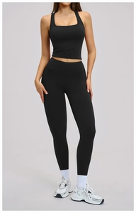 Ensemble de sport noir pour femme avec crop top et legging taille haute sans couture