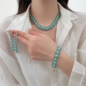 Parure de bijoux bohème en résine turquoise avec collier, bracelet et boucles d'oreilles