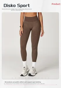 Detailansicht der nahtlosen, kaffeebraunen High-Waist-Yogahose mit Push-up-Effekt