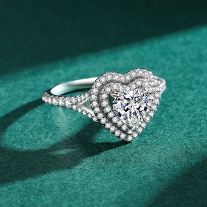 Classic S925 sterling silver ring with luxury heart-shaped diamond and halo setting