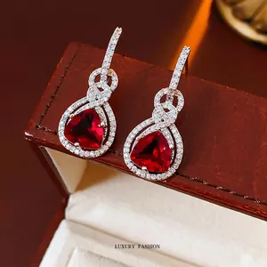 Orecchini Pendenti Triangolo Zircone Rosso Donna Gioielli Rame Con Perno Argento Stile Palazzo Vintage
