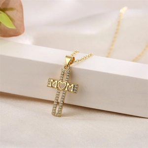 Collana con croce d'oro con scritta MOM e zirconi scintillanti regalo per madre