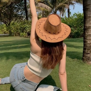 Chapeau de cowboy marron classique avec surpiqûres croisées pour la plage et le soleil