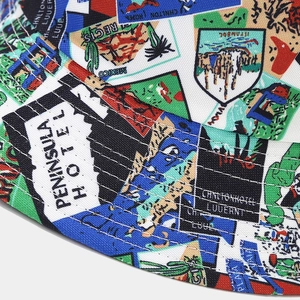 Cappello a secchiello reversibile con stampe vintage e tesa protettiva dal sole