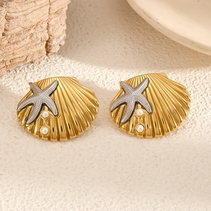Ocean style starfish shell earrings in gold and silver with white pearls for women