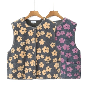 Women's sleeveless fleece vest with floral print, round neck and front pockets