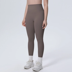 Nahaufnahme der hoch taillierten taupefarbenen Yoga-Leggings mit nahtlosem Design