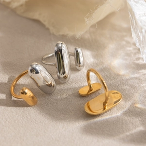 Bague ouverte ovale minimaliste en finitions or et argent polis pour femme