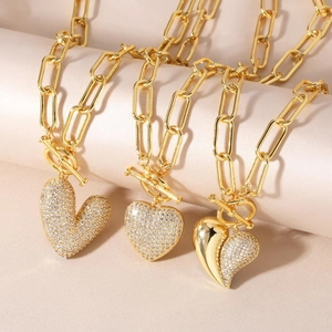 Gold Plated Copper Heart Pendant Necklace For Women Zirconia Paperclip Chain Toggle Clasp Simple Fashion Commuting Jewelry