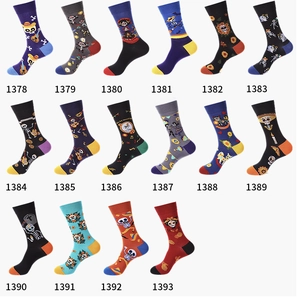 Detailliertes Raster mit 16 Tag der Toten Socken mit bunten Totenkopfmustern