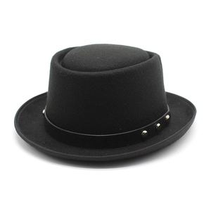 Chapeau Pork Pie Unisexe en Laine Vintage Fedora Calotte Plate Avec Bande en Cuir à Rivets Style Jazz Britannique