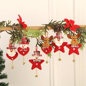 Set di 6 decorazioni natalizie con stelle, cuori, pupazzi di peluche e campanellini d'oro