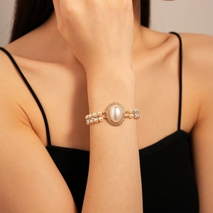 Bracelet Künstliche Perle Double Rangée Style Français Rétro Alliage Strass Künstliche Perle Centrale Ovale Réglable Pour Femmes