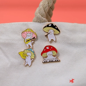 Cute Cartoon Mushroom Cat Enamel Brooch Alloy Animal Music Pin For Bag Clothes Decoration Personalized Kitty Jewelry Gift