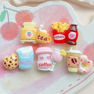 Set di 7 ciondoli in resina con cibo e bevande per decorazioni e gioielli DIY
