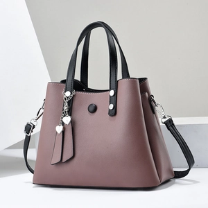 Sac À Main Femmes Cuir PU Sac À Épaule Avec Pendentif Coeur Sac Bandoulière Mode Polyvalent Grande Capacité Quotidien