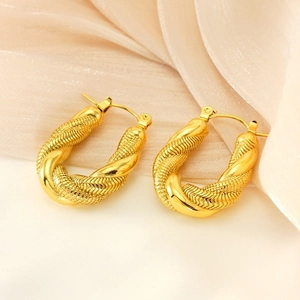Boucles d'oreilles créoles dorées en acier inoxydable en forme de U torsadé