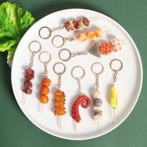 Portachiavi Simulazione Cibo Spiedini Barbecue PVC Resina Polpetta Oden Mais Calamaro Pendente Borsa Regalo Divertente