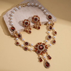 Vintage gold necklace set with amber gemstones, pearls and square drop pendants