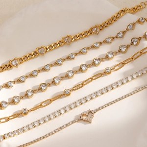 Bracelets luxueux en acier inoxydable plaqué or 18k avec oxydes de zirconium en cœur