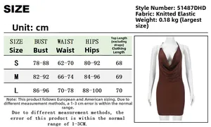 Detaillierte Größentabelle für das rückenfreie Mini-Kleid mit Stoff- und Gewichtsangaben