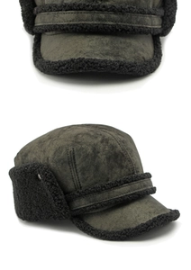 Détail d'une casquette d'hiver chaude avec doublure polaire et protège-oreilles