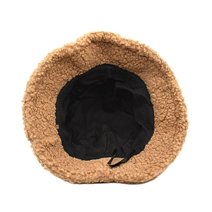 Chapeau bob en laine d'agneau marron pour femme avec cordon ajustable et doublure noire