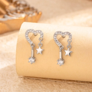 Silver heart earrings with zircon star charms in stainless steel for cartilage piercing