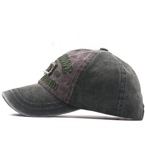 Vue détaillée de la casquette délavée gris anthracite avec broderie 3D verte