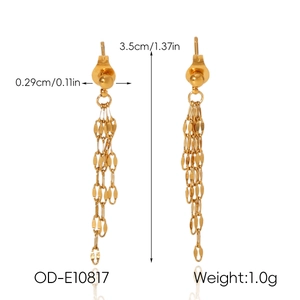 Detailed view of 3.5cm gold stainless steel tassel earrings with size and weight metrics