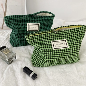 Fashionable houndstooth cosmetic bags in green weave fabric for travel storage