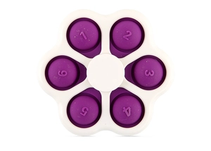 Dettaglio di fidget spinner a forma di fiore con telaio bianco e pulsanti viola numerati